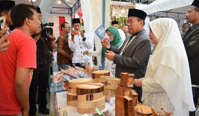 Bupati Lamongan Buka Pameran UKM dan Produk Inovasi Santri