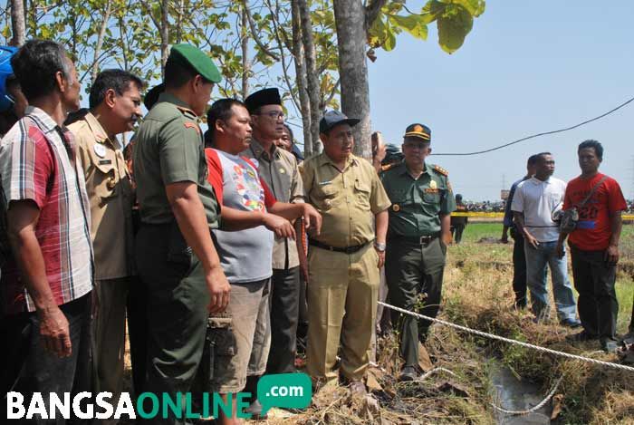 Bupati Ngawi Tinjau Semburan Air dari Sumur Sawah di Widodaren