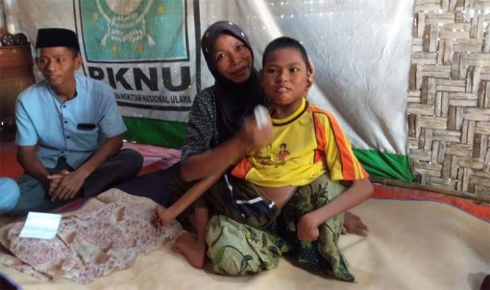 Alami Lumpuh Sejak Bayi, Bocah di Pamekasan ini Butuh Uluran Bantuan