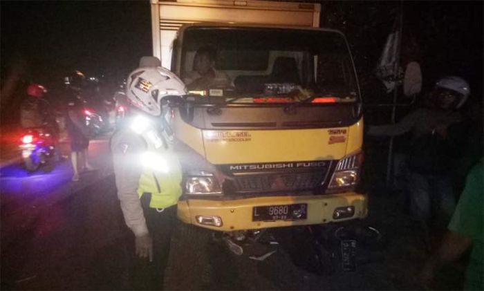 Senggolan Sesama Motor, Warga Jombang Tewas Disambar Truk di Raya Jatikalang Sidoarjo