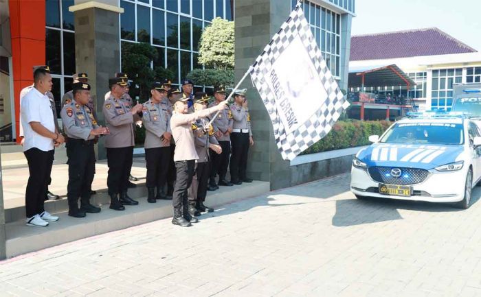 Polres Gresik Kirim Bantuan Selimut untuk Korban Banjir di Jawa Tengah