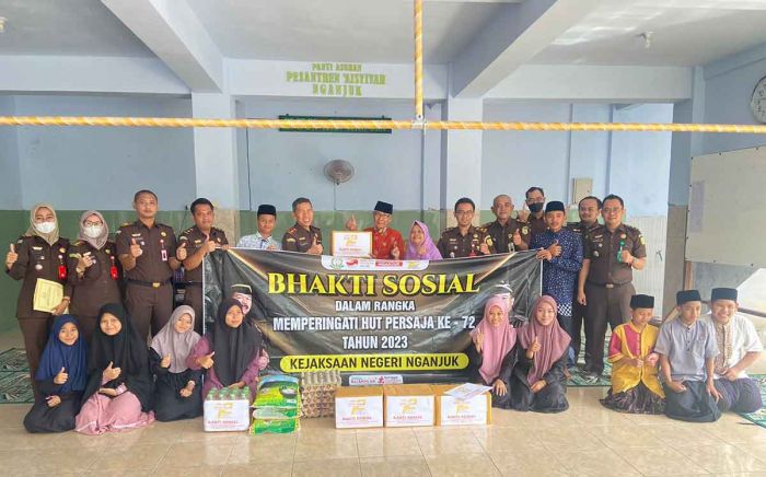 Peringati HUT ke-72 Persaja, Kejari Nganjuk Gelar Upacara dan Baksos