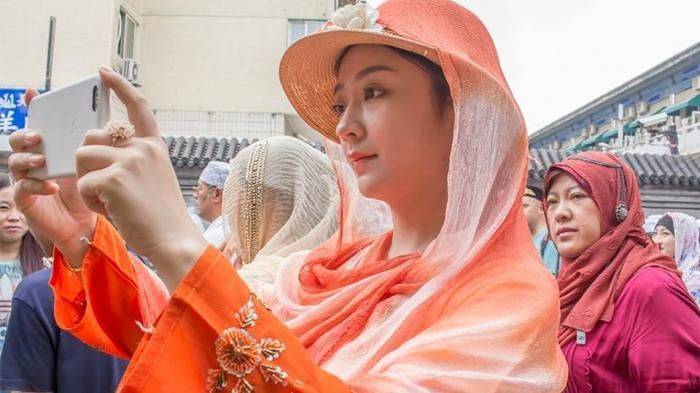 ​Berbusana Muslimah, Remaja China Makin Cantik, Islam Jadi Tren Agama Anak Muda