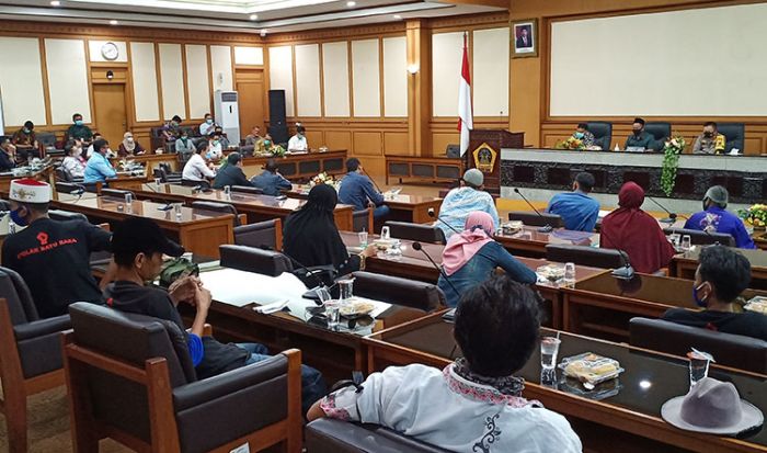 ​DPRD Gresik Hentikan Aktivitas Bongkar Muat Batu Bara, Sarankan PT GJT Relokasi