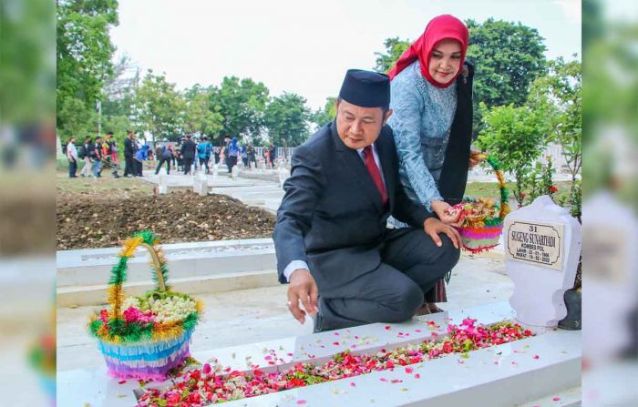 Peringati Hari Pahlawan, Bupati Lamongan Ziarah ke TMP Kesuma Negara