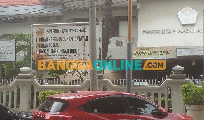 Papan Nama Kantor Berkarat, Kepala Dispendukcapil Gresik: Tahun ini Diperbaiki