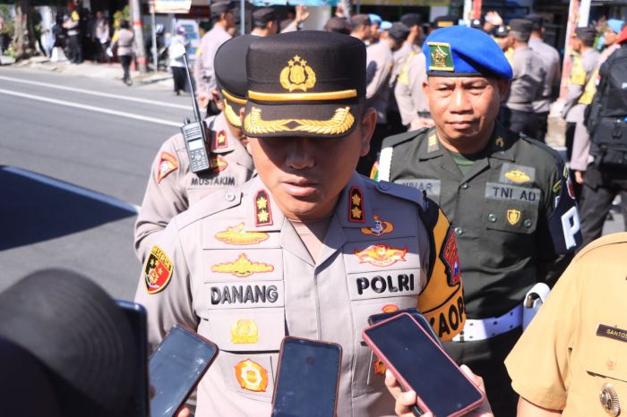 Bukan Main! H-1 Coblosan, Oknum Caleg di Blitar Digerebek Warga Tengah Malam Gegara Lakukan ini