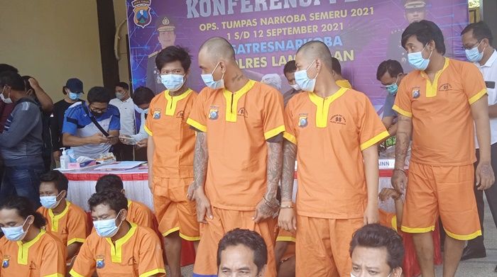 Ungkap 12 Kasus Selama 12 Hari, Polres Lamongan Amankan 15 Tersangka dan Ribuan Pil Dobel L