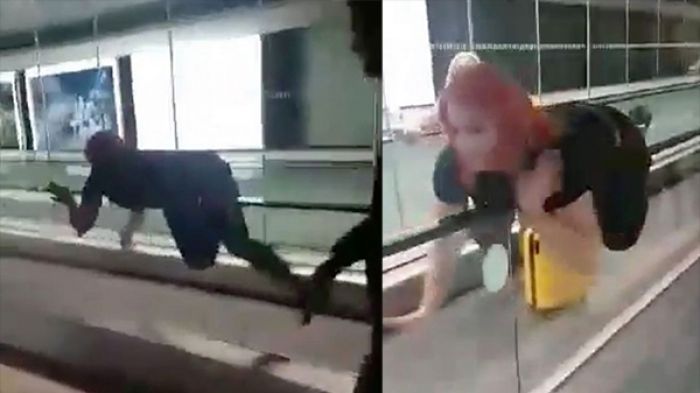 ​Ha ha ha, Cewek Ini Naik Pegangan Eskalator Bandara, Seakan Melayang