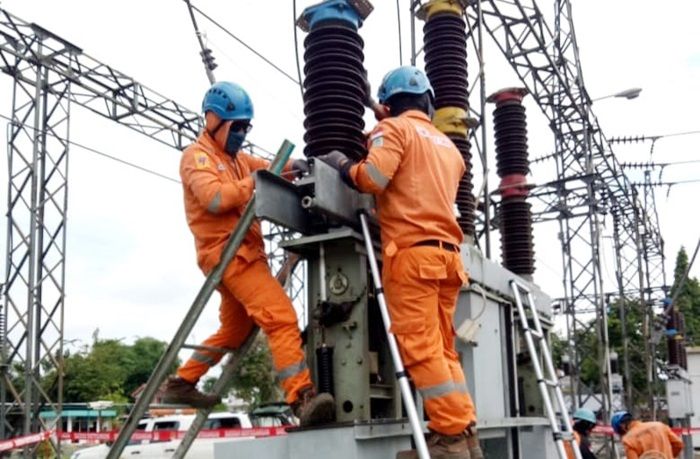 Siaga Jelang Nataru, PLN UIT JBM Pastikan Material Infrastruktur Kelistrikan Berfungsi Optimal