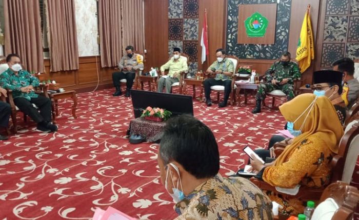 Evaluasi Pelaksanaan PPKM Level III, Pemkab Pamekasan Siapkan Bantuan Untuk Takmir Masjid