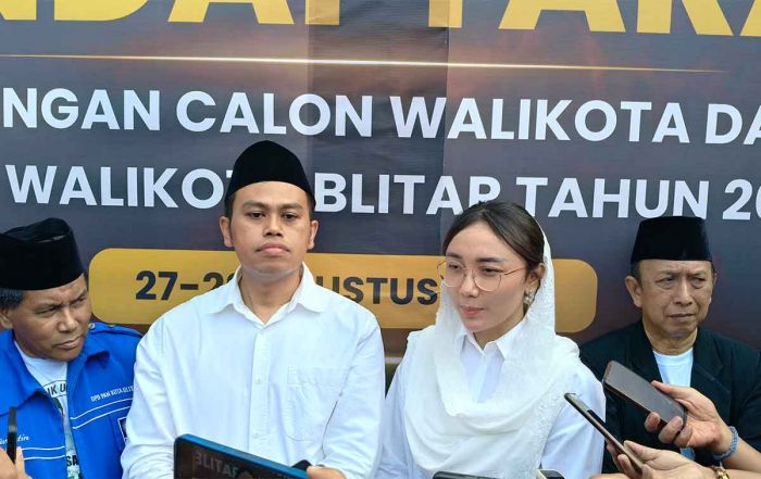 Syauqul Muhibbin-Elim Tyu Samba Daftar ke KPU Kota Blitar