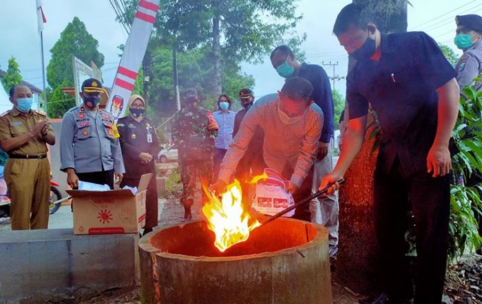 KPU Trenggalek Bakar 2.632 Surat Suara Rusak