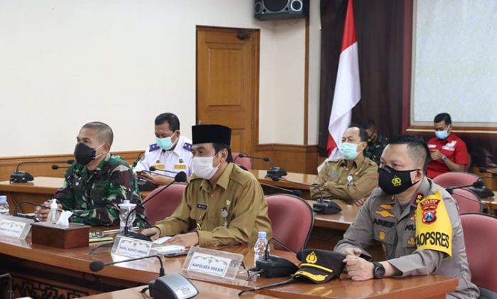 Hari Pertama PPKM, Forkopimda Gresik Rakor Bareng Gubernur Jatim via Zoom Meeting