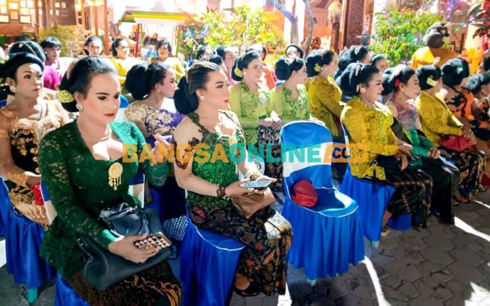 Abah Kirun Gelar Open House, Para Transpuan Manfaatkan Momen