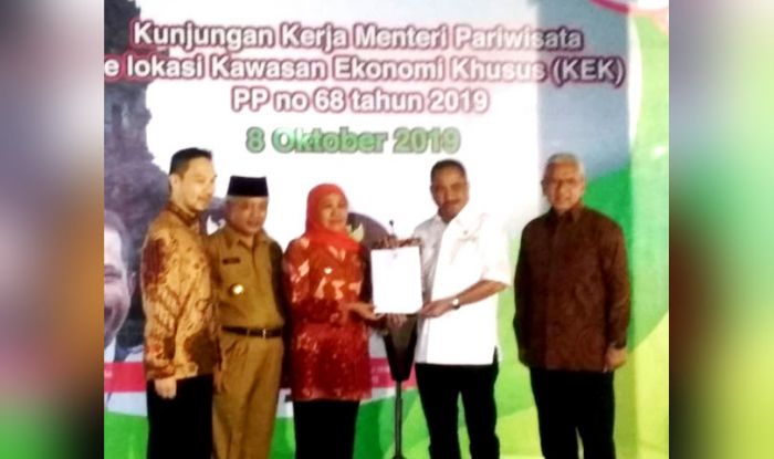 Gubernur Jatim Terima PP KEK, agar Segera Kembangkan Ekonomi Digital 