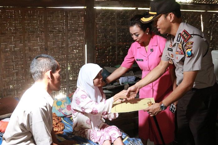 ​Sentuh Masyarakat Miskin, Polres Ngawi Galakkan Program Jumat Sedekah