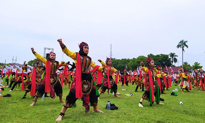 Diikuti Puluhan Ribu Pelajar, Tari Remo Boletan di Jombang Pecahkan Rekor MURI