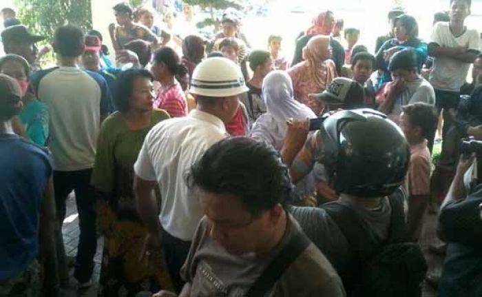 Keluhkan Limbah dan Getaran Mesin, Puluhan Warga di Probolinggo Lurug PT KTI