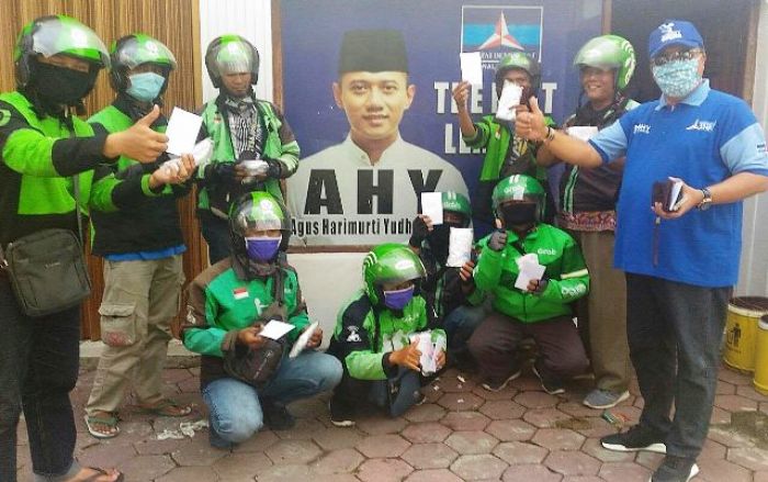 Ketua Demokrat Gresik Bagi Uang kepada Gojek untuk Ringankan Beban Dampak Covid-19