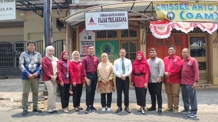 YLBH FT dan Fakultas Hukum Universitas Gresik Teken MoU kegiatan MBKBM