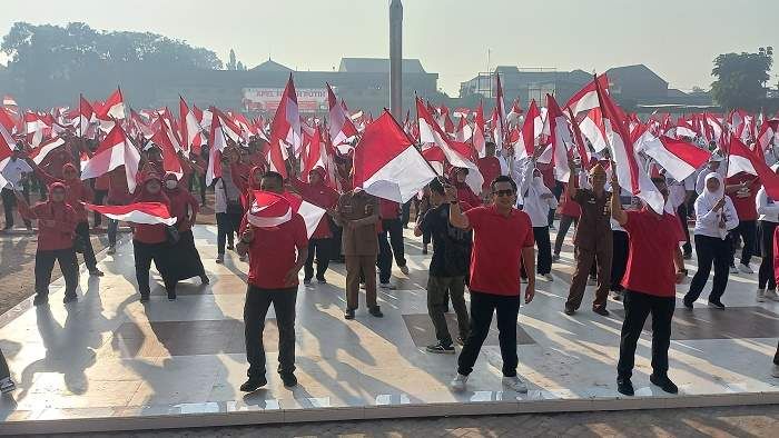 Sambut HUT RI, Pj Wali Kota Mojokerto Gelorakan Patriotisme dengan Pemasangan 7.900 Merah Putih