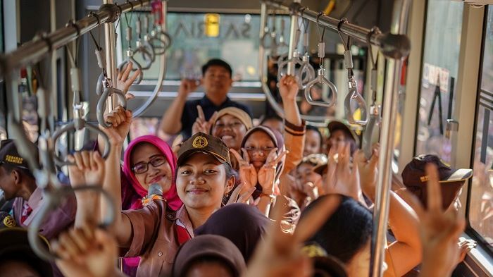 Dishub Kota Kediri Ajak Anak-Anak SMP Gemar Naik Bus Sekolah