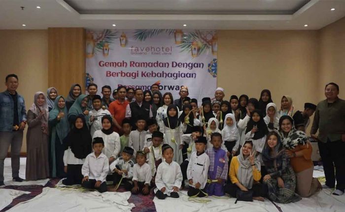 Forwas Tularkan Tradisi Bikin Ketupat Kepada Anak Yatim di Sidoarjo