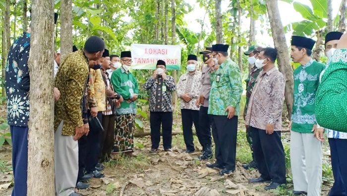 Terisolir di Tengah Hutan, Dusun Galoh Tuban Terima Wakaf Tanah untuk Pembangunan Masjid