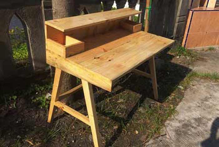 ​Mahasiswa Unesa Sulap Kayu Limbah Jadi Custom Furniture Keren