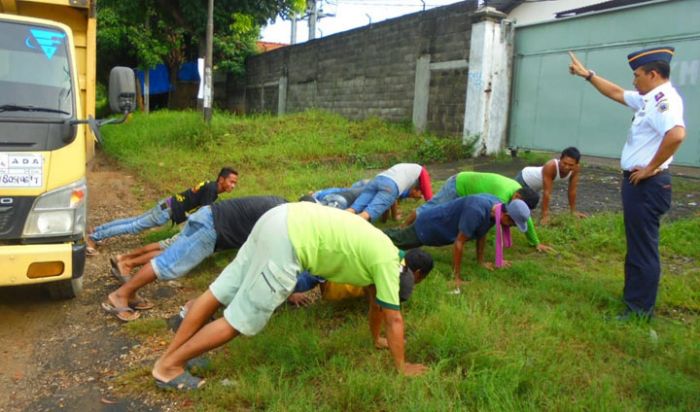 Korban Dump Truck Terus Berjatuhan, Kadishub Gresik Janji Gencarkan Operasi