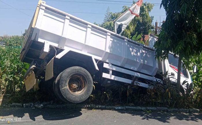 Siswa SD di Pamekasan Tewas Ditabrak Dump Truk Bermuatan Pasir