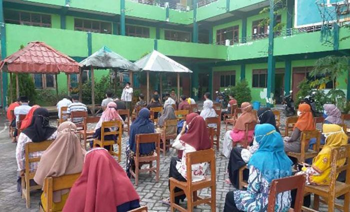 Pengasuh Ponpes Darul Ihsan Gresik Beri 4 Pesan untuk Hindari Covid-19