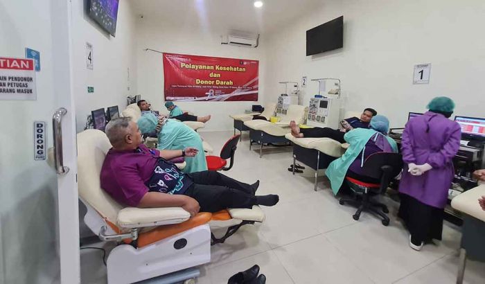 Peringati HDKD ke-78, Pegawai Kantor Imigrasi Malang Ikuti Donor Darah