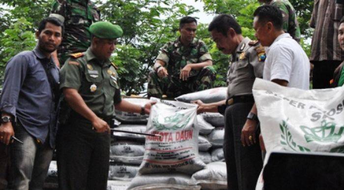 Gudang Pupuk Oplosan di Sidoarjo Digerebek, 50 Ton Pupuk Oplosan Diamankan