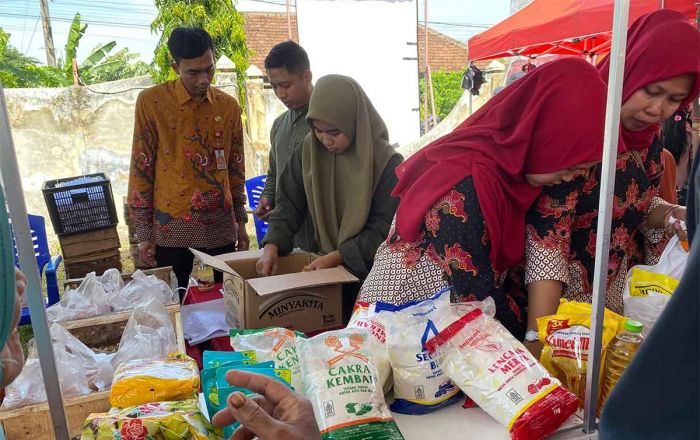 Kabulkan Permintaan Warga, Bupati Kediri Gelar Pasar Murah di Desa Kayen Kidul