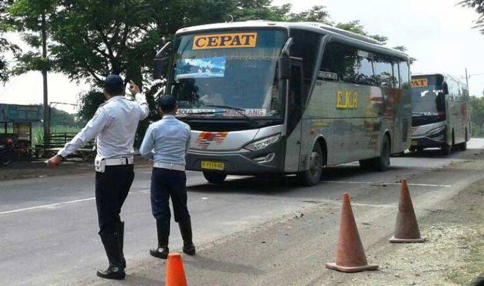 Bus Patas Wajib Masuk Terminal Ngawi