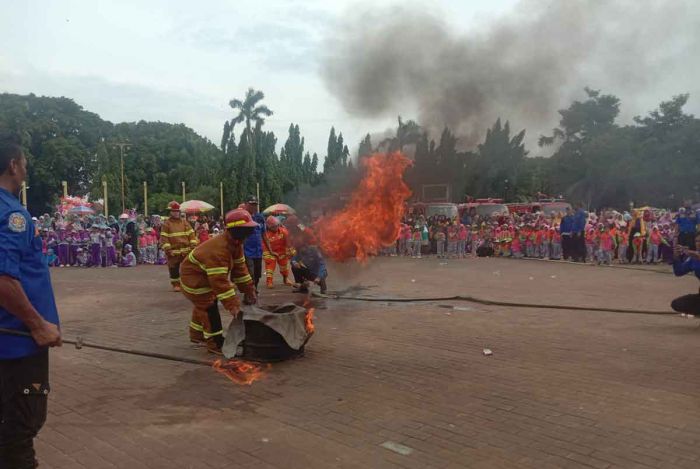 Kenalkan Kegiatan Damkar Sejak Dini, IGRA Ajak Ribuan Anak TK Pahami Penanganan Kebakaran