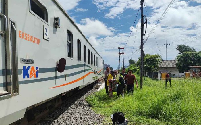 Perempuan Tanpa Identitas Tertabrak Kereta Api di Sidoarjo