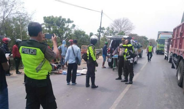 Tabrak Lari, Pengendara Sepeda Motor di Tuban Tewas Usai Diserempet Truk