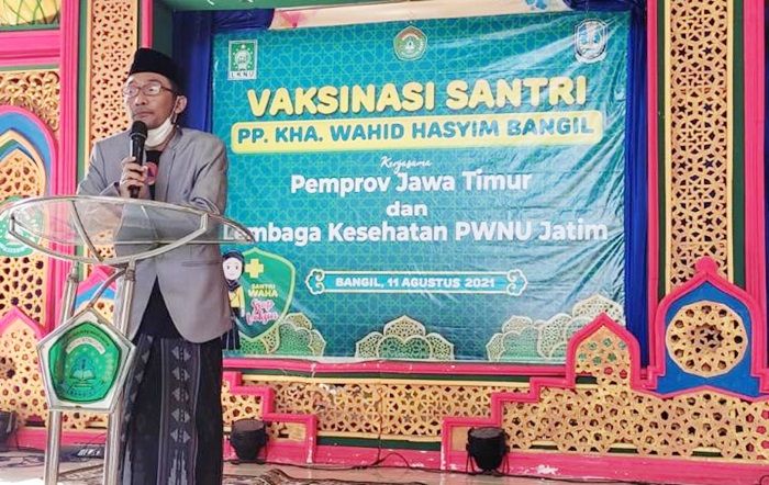 Keluarga Besar Ponpes KHA Wahid Hasyim Bangil Pasuruan dan 490 Santri Divaksin Dosis I