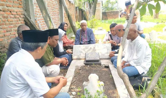 Peringati HPN 2024, Insan KWG Ziarah ke Makam Almarhum Siswoko