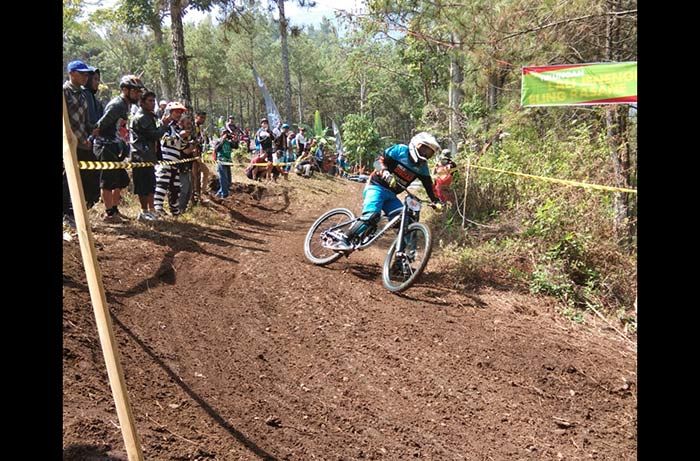 Sedudo Downhill Enduro Race 2018 Diikuti Ratusan Peserta