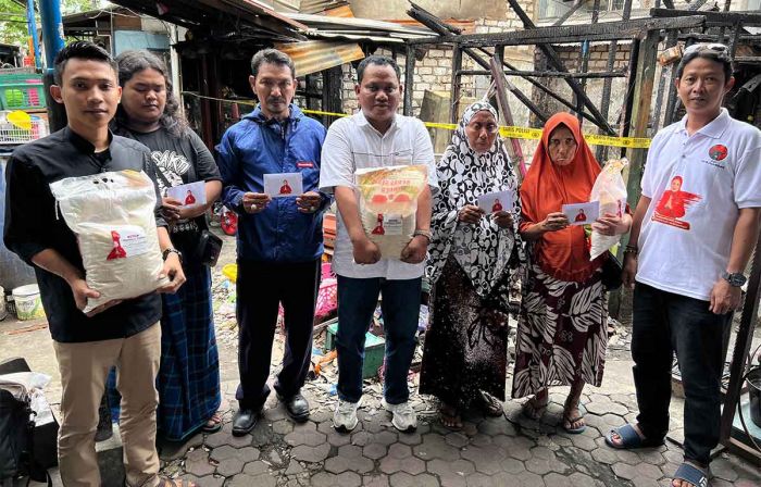 Nila, Caleg Terpilih DPR RI dari PDIP Bantu 2 Nenek Korban Kebakaran