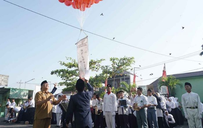 Awali MPLS: Siswa SMK Plus NU Sidoarjo Lepas Burung, Simbol Merdeka Belajar