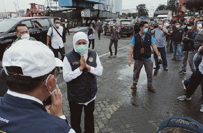 Sembuh dari Covid-19, Gubernur Khofifah Langsung Lepas Bantuan ke Kalimantan Selatan