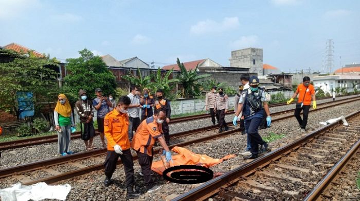   Hendak Buka Warung, Wanita Paruh Baya Tewas Disambar KA Ambarawa di Stasiun Tandes