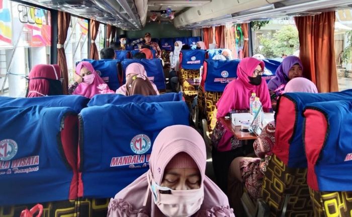 Digelar Lebih Menarik, Sarasehan Sejarah Pamekasan Dilakukan dalam Bus