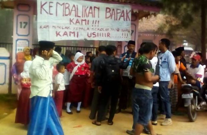 Lagi, Wali Siswa di Sumenep Demo Sekolah, Tolak Kepsek Baru