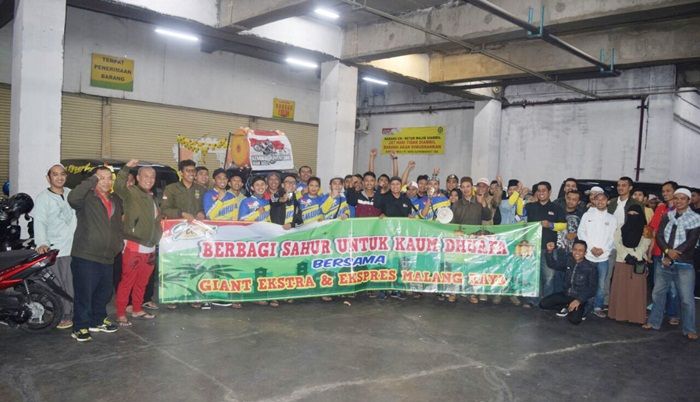 Gelar Sahur On The Road, Giant Malang Bagikan 400 Nasi Bungkus